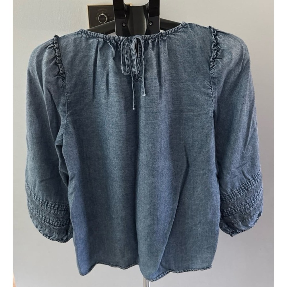 LC Lauren Conrad Women's Long Sleeve Lightweight Blue Denim Blouse Size Medium - Picture 5 of 10